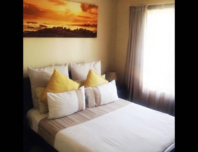 1 BEDROOM APARTMENT FOR SALE IN LONEHILL